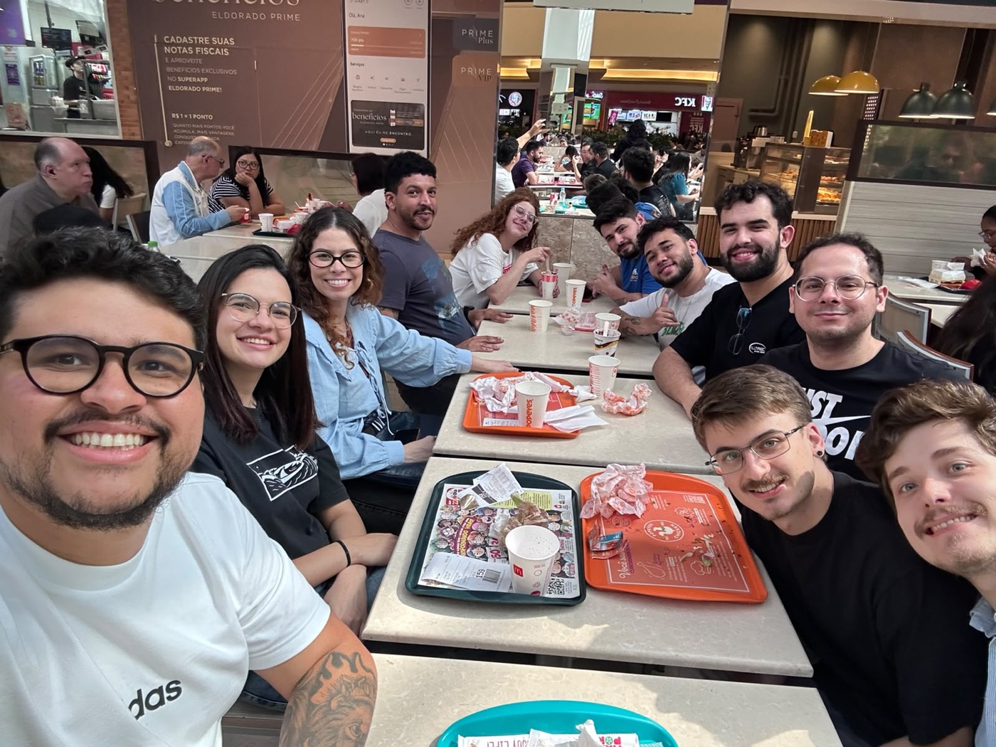 Almoço no shopping, juntos